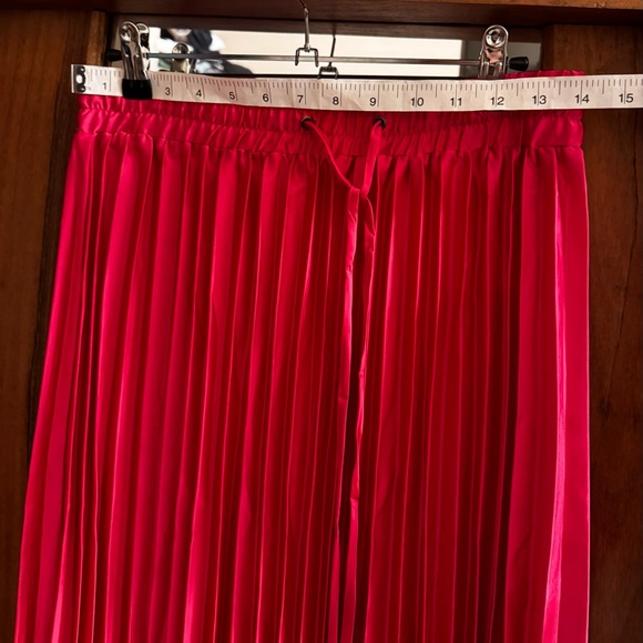 Midi Pleated Skirt - Picture 3 of 10